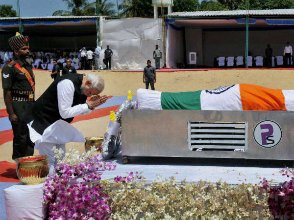 મોદીએ કલામના પરિવારને આપી સાંત્વના