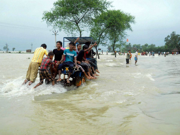 પશ્ચિમ બંગાળમાં પણ છે જળબંબાકાર