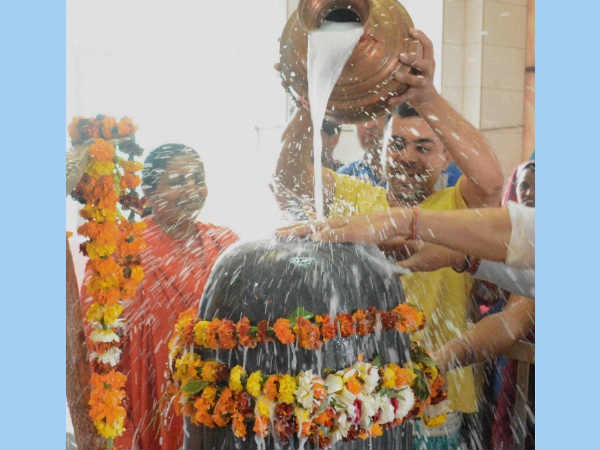 પત્થરના શિવલિંગ