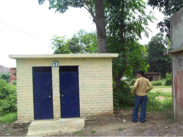 સાર્વજનિક સ્થળે પેશાબ કરવા પર