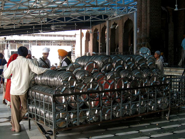 લંગરમાં 2 લાખથી વધારે લોકો જમે છે