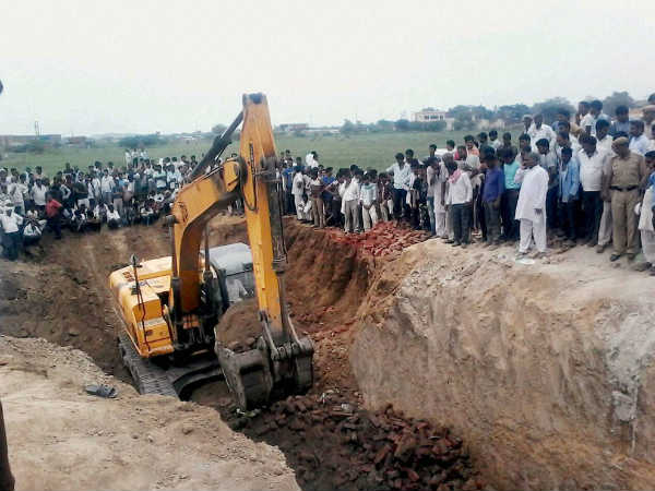 હરિયાળામાં દિવાલ પડતા 10ના મોત