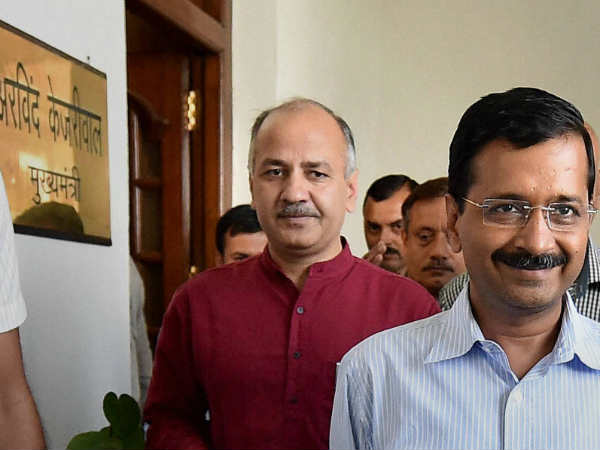 ઉપહાર સિનેમાના પીડિતો કેજરીવાલને મળ્યા