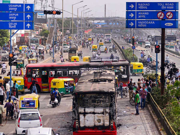 ગુજરાત ક્યાં ક્યાં બંધ લંબાવાયો