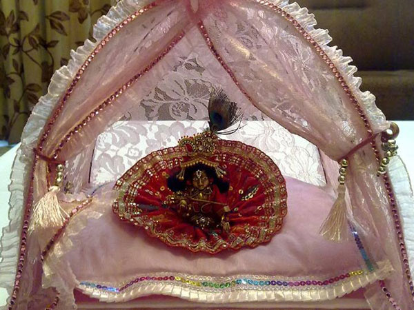 સિંહાસન