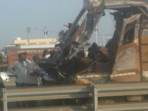 ભચાઉ પાસે થયો થ્રીપલ અકસ્માત, 4ના મોત