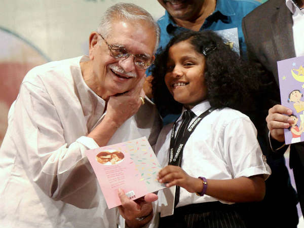 લેખક ગુલઝાર બુક લોન્ચીંગ કાર્યક્રમમાં