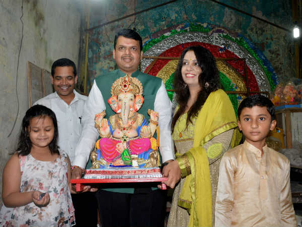 દેવેન્દ્ર ફડણવીસે કર્યું ગણપતિ પૂજન