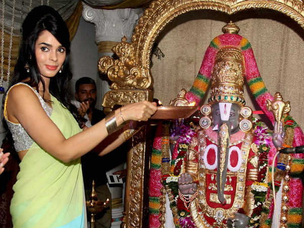 મહારાષ્ટ્રના મુખ્યપ્રધાને કરી ગણેશ પૂજા