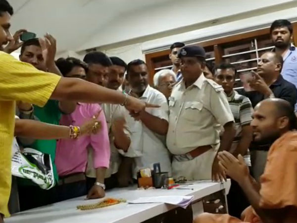 વડતાલ મંદિરમાં ધર્માદા મુદ્દે વિવાદ વણસ્યો