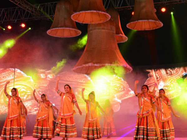 ભવ્ય સેટ