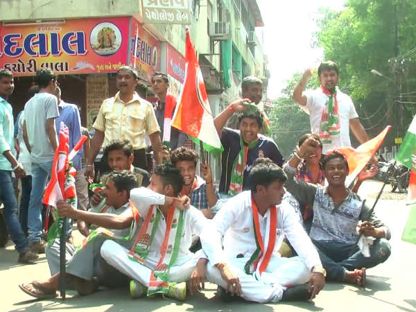 વડોદરામાં 10 ક્રોંગ્રેસ કાર્યકર્તાઓની થઇ અટક