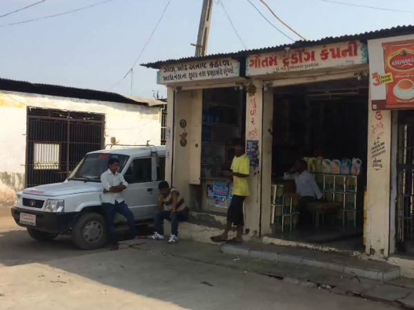 સાબારકાંઠામાં દાળના વેપારીઓને ત્યાં દરોડા