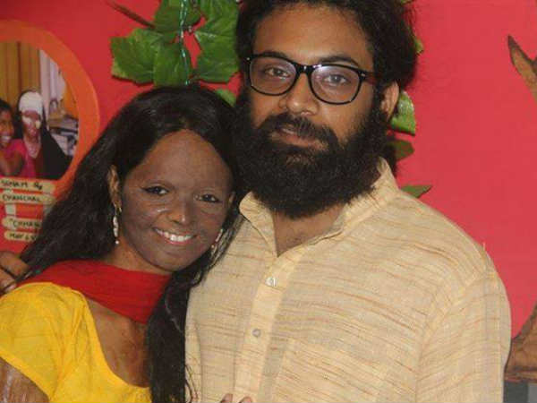 કાનપુર નિવાસી આલોક