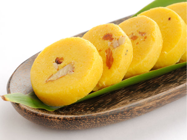 ચણાનો લોટ અને માવાની બરફી