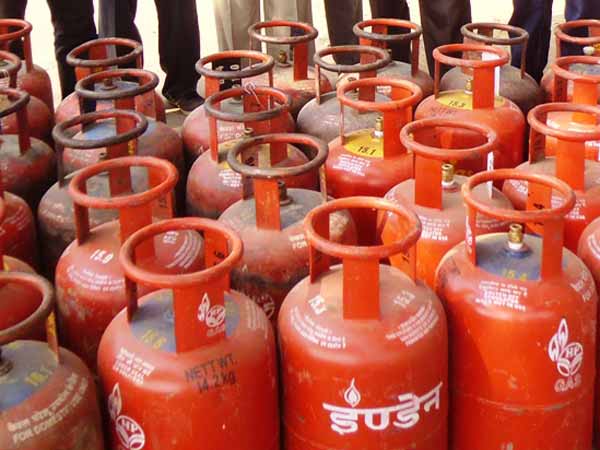 પ્રધાનમંત્રી નરેન્દ્ર મોદીએ કર્યો LPG સબસિડી છોડવાનો આગ્રહ