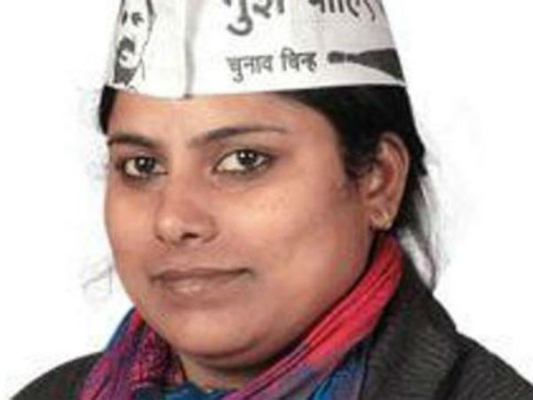 AAP વિધાયક સરિતા સિંહે કરી પોલિસ સાથે બબાલ, કેસ દાખલ