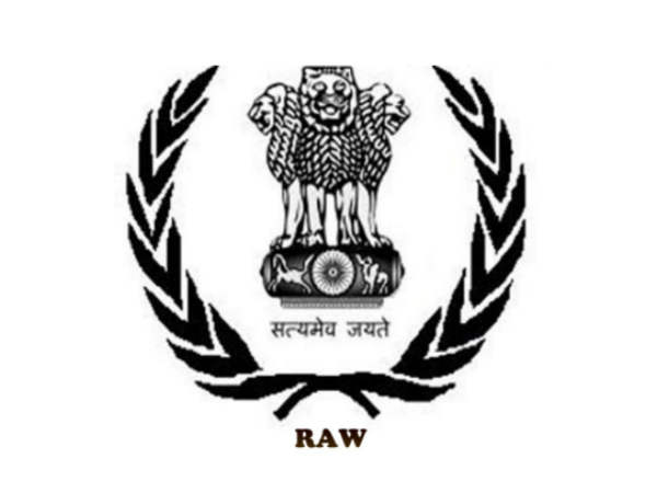 યુવાન અંડરકવર એજન્ટ