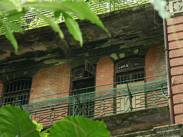 ભૂતિયા બંગલામાં