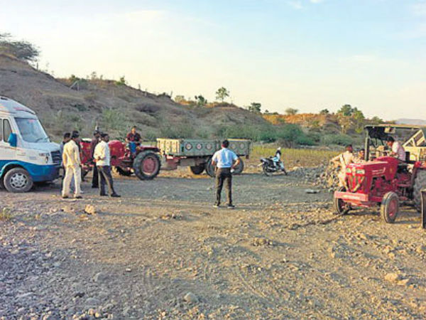 ગીરગઢડામાં રેત માફિયાએ ડે.ક્લેક્ટર ઉપર જેસીબી ચઢાવાનો પ્રયાસ કર્યો
