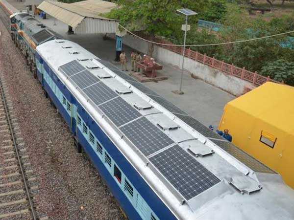 12 સોલર પેનલ