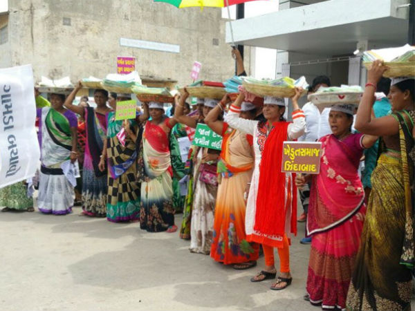 સૂરતમાં સૂડા વિસ્તણ બાબતે ગ્રામજનોનો રેલી દ્વારા વિરોધ
