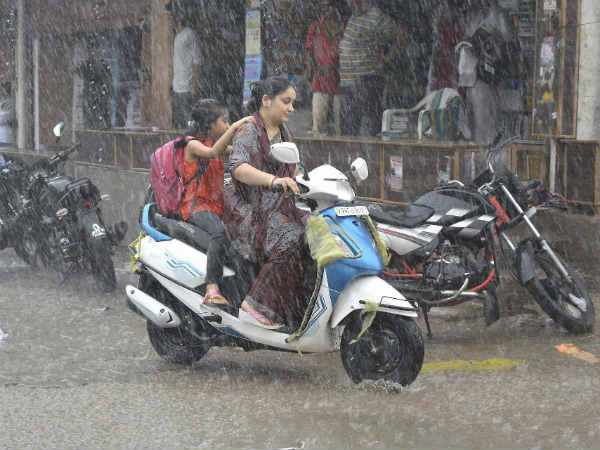 રાજ્યભરમાં છવાયો મેઘાડંબર, અમદાવાદમાં ઝરમર વરસાદ