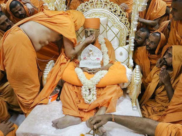 આજે સ્વામી બાપાના અંત્યેષ્ટિ સંસ્કાર, લાખો હરિભક્તો કરી રહ્યા છે સ્વામિનારાયણ મહામંત્રની ધૂન