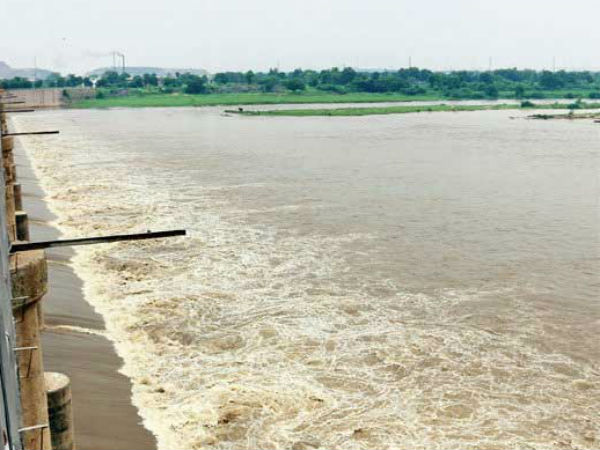 વાસણા બેરેજના 21 દરવાજા 7 ફૂટ ખોલાયા