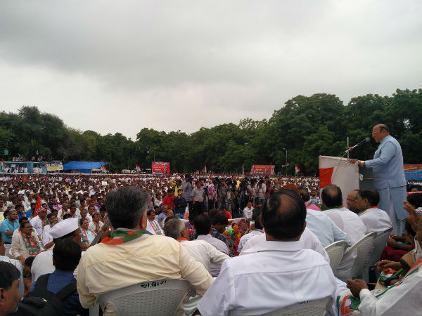 શંકરસિંહ વાધેલા સહિતની અટક
