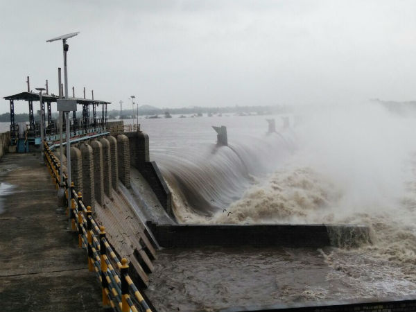 કડાણા ડેમના 16 દરવાજા ખોલાયા