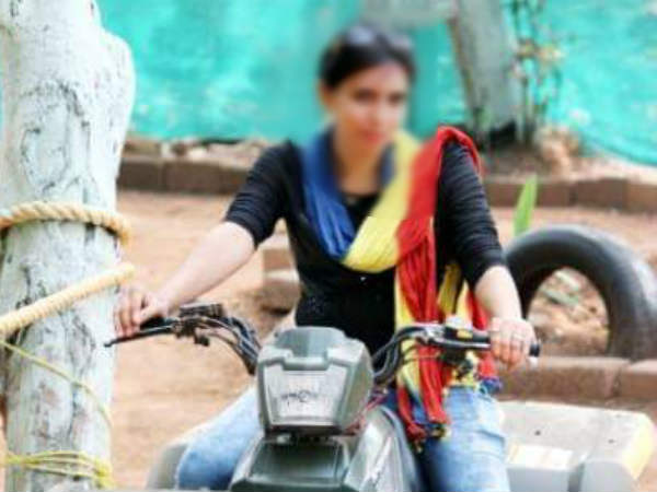 ફોનમાં મળી આવ્યા સોનાના ફોટા