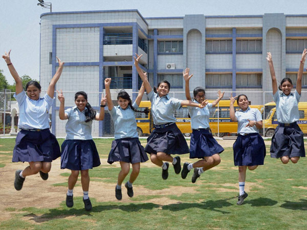 યુવતીઓ માટે ભાજપના વાયદાઓ
