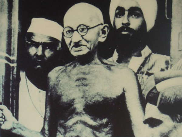 18 કિલોમીટર પગપાળા ચાલતા