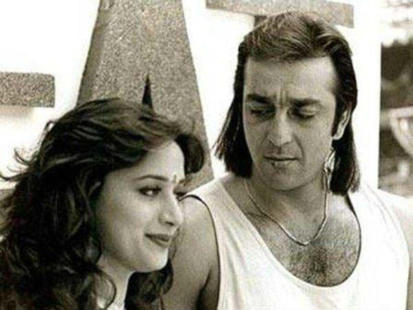 રોમાન્સની પળો