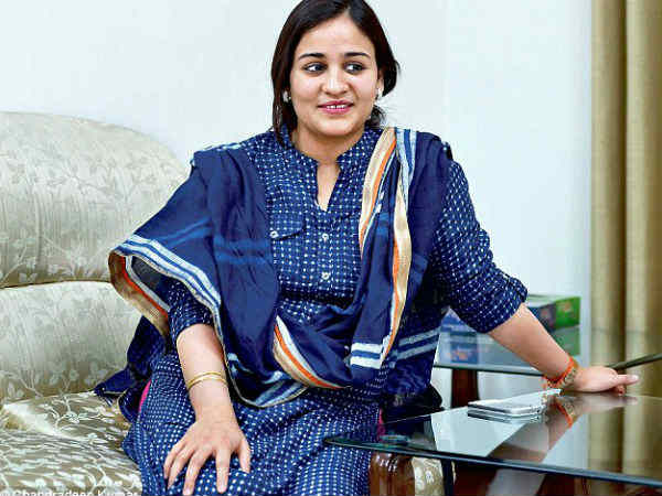 અહીં વાંચો