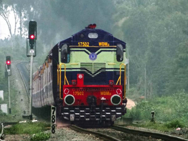 રેલવે નિશાના પર