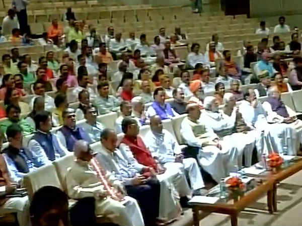 જીએસટી અંગે લોકોને જાણકારી આપો