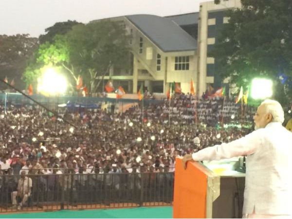 દિગ્ગજો લઇ ચૂક્યાં છે આશ્રમની મુલાકાત