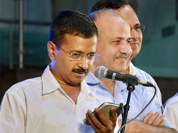 સૌને પ્રમાણિકતાના સર્ટિફિકેટ મળી રહ્યાં છે
