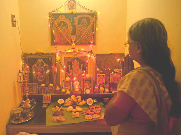 સ્વગત લોકોના ફોટા ન લગાવો