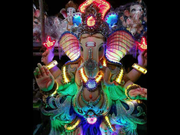 દાંતને કલમ બનાવી લખ્યુ મહાભારત
