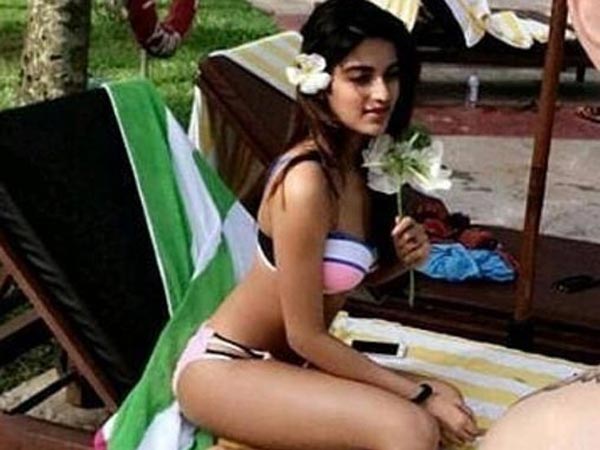 ગોવામાં છે નિધિ