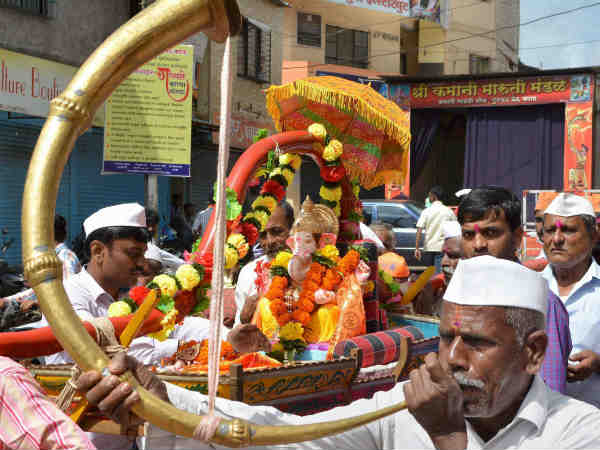 મોહ-માયાને ત્યાગો