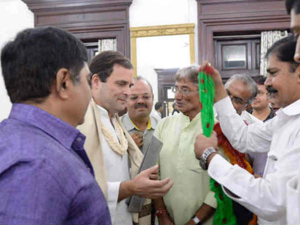વેપારીઓ સાથે મુલાકાત