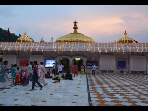 મંદિરમાં શા માટે જ્વાળા સતત બળતી રહે છે ?