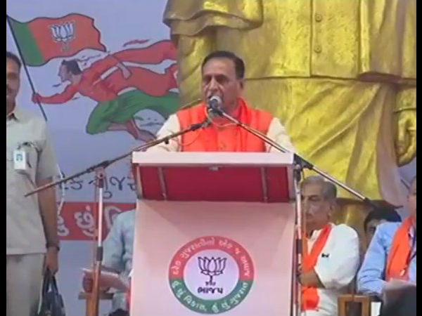 'કોંગ્રેસ વિકાસને મજાક ગણે, અમે મિજાજ ગણીએ છીએ'