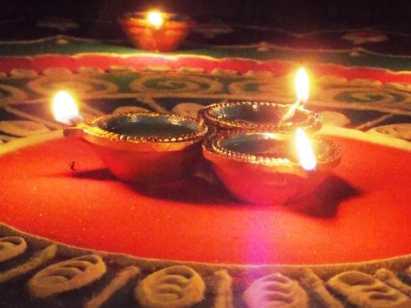 14 દીપોનું દાન