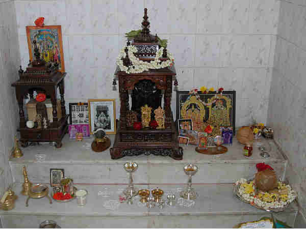 મંદિર અને વરંડો