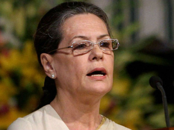 સોનિયા ગાંધીએ સેનાના યુદ્ધને સલામ કરી